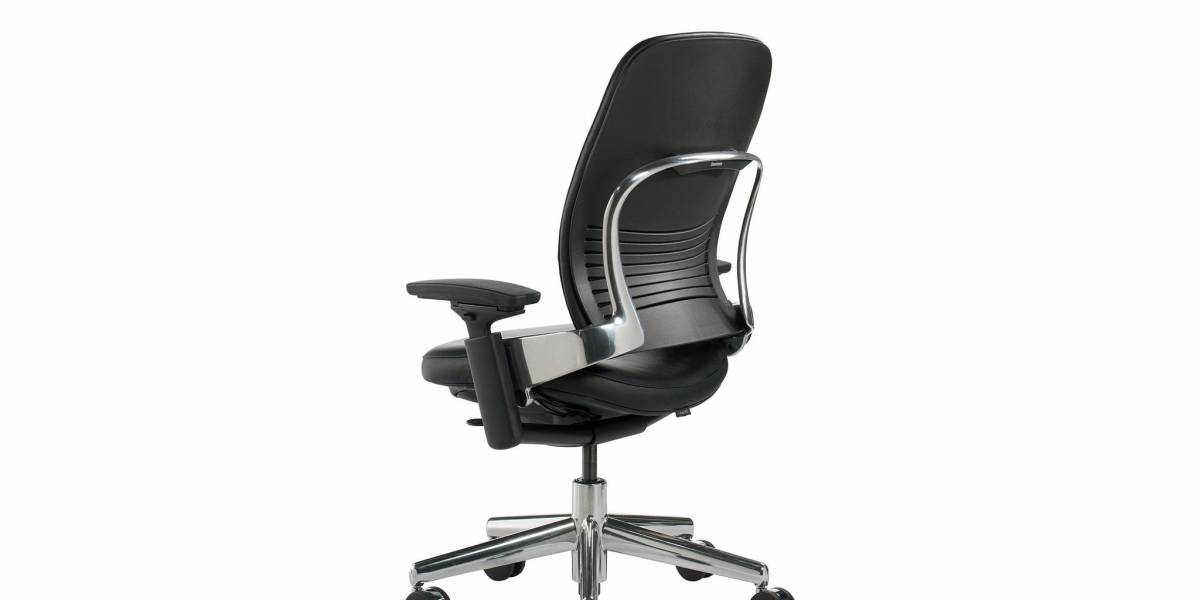 Steelcase Leap Plus — the best chair for tall people with 22.75 inch adjustable seat depth, 400 lb capacity, and LiveBack technology